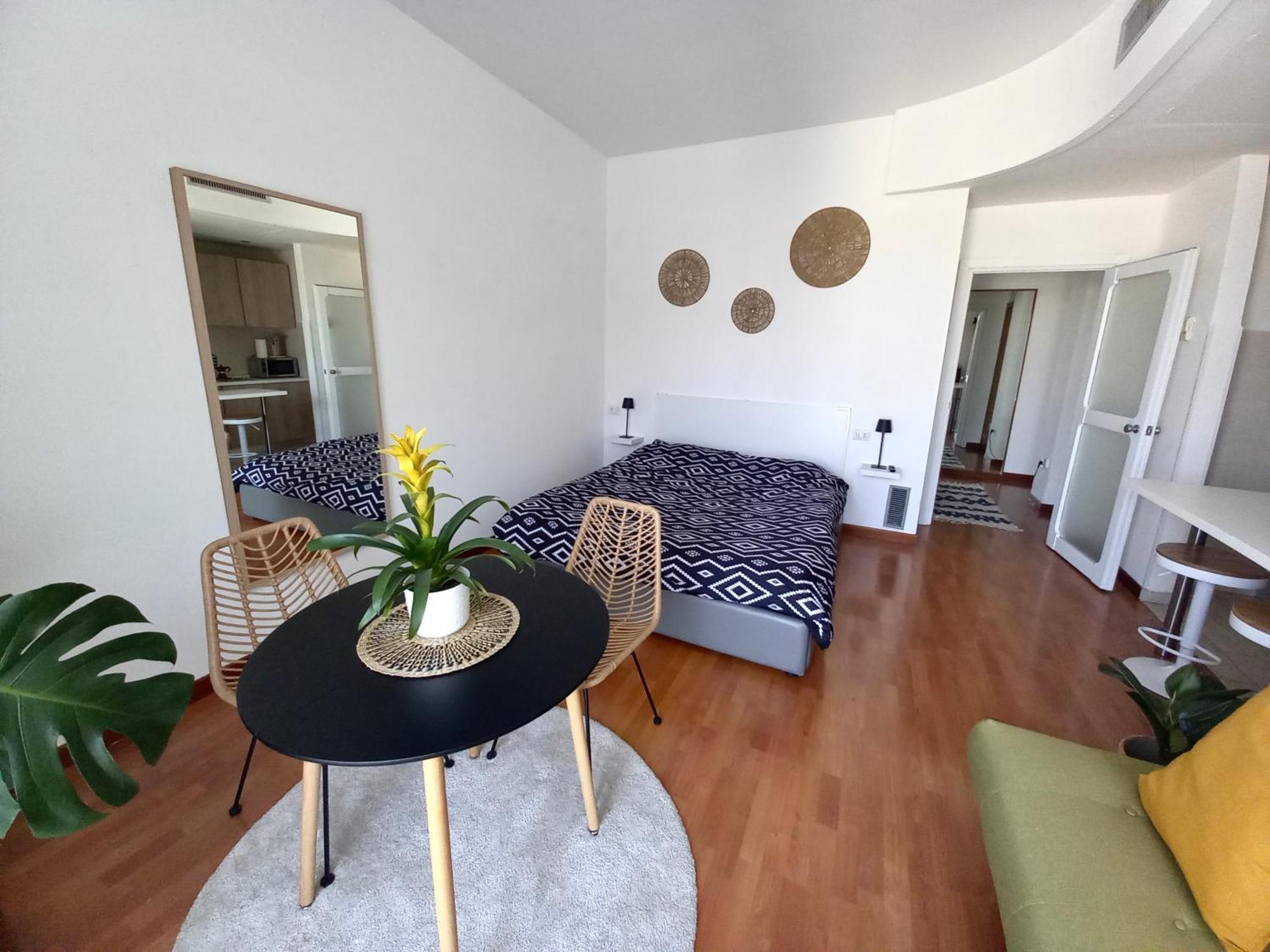 Urban Jungle 2 - Porta Nuova Apartment มิลาน ภายนอก รูปภาพ