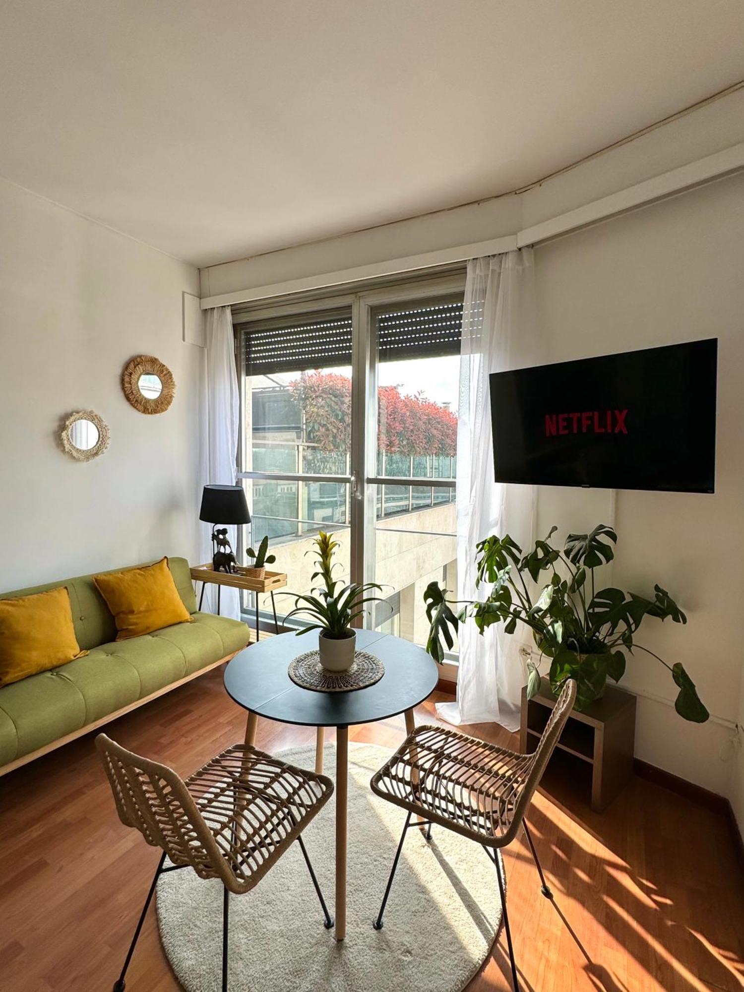 Urban Jungle 2 - Porta Nuova Apartment มิลาน ภายนอก รูปภาพ